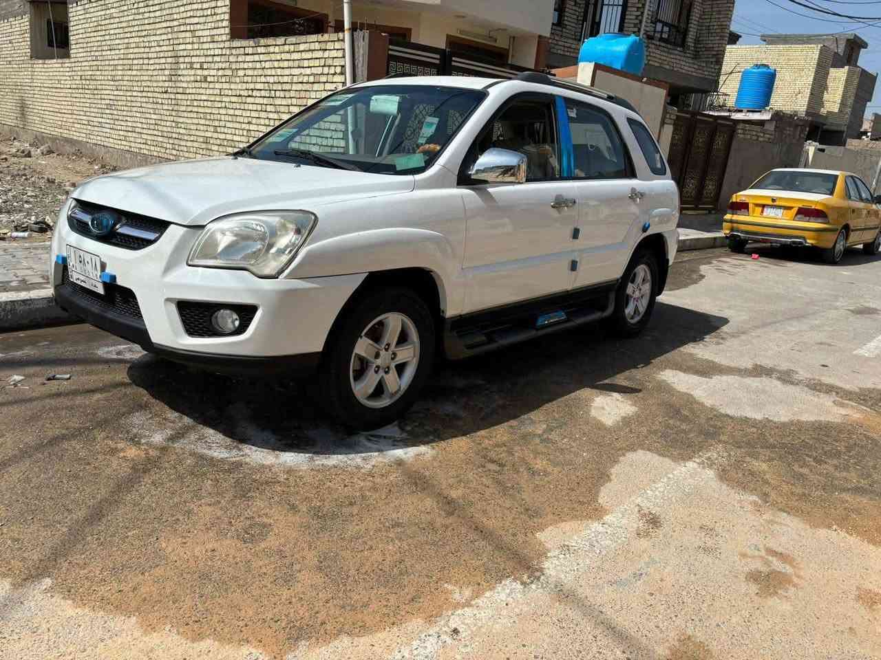 سلام عليكم شباب
البييع كيا سبورتج موديل ٢٠٠٩
 مكينه ٢٠٠٠ 
رقم بغداد سنويه بسمي تحويل ثاني يوم مباشر تحويل مشروع وطني  
وارد خليجي داخل البطن بيجي تبريد شغال فتحه بل قماره تخم تايرات جدد باتري جديد ماشيه ١٣١حقيقي مكاني بغداد مدينه الصدر 
سعر ١٣٥ ورقه وبيه مجال البييع حك جيه مجال 
رقم هاتف ***********

 شباب فقط بيييع 
بدون مراوس
