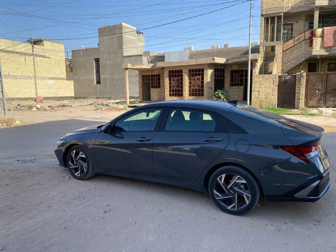 الانترا موديل 24 فول مواصفات 
معوقين انبار وكاله عامه مطلقه 
دعاميه فقط 

مواصفات......
محرك 2000
شاشه دجتل 
بصمه تشغيل 
بصمه ابواب 
تشغيل عن بعد  
رارد امامي 
رادار جانبي 
رارد خلفي 
تحديد مسار 
مثبت سرعه 
وقوف ذاتي 
ثلاث انضمه قياده 
محرك 2000دوش 
ماشيه 50
غير متواجد ع فيس بوك رجااا 
للاستفسار الاتصال على الرقم ‏‪***********
