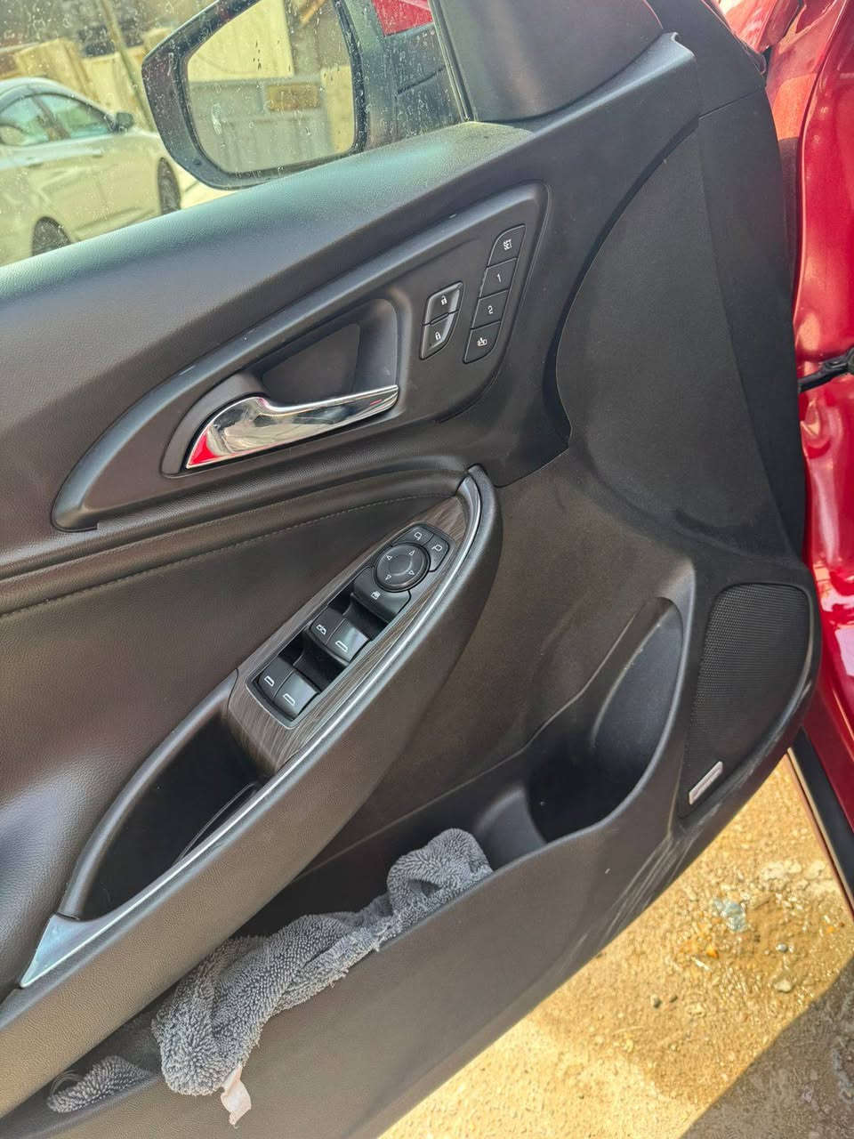 السلام عليكم ورحمة الله وبركاته ماليبو بريمير موديل 2017 مكينه 2.0T كير at
تبريد ثلج خير من الله 
كشنات تبريد تدفئه
اشاير ب مري
تحكم سترين 
بانورما
وبعد بيها هواي مواصفات معروفه مواصفات بريمير
ماشيه 110 كليو 
سياره خير من الله بس بانزين ودهن 
سعرها 115 ورقه بيها مجال للشراي 
رقم هاتف ***********
