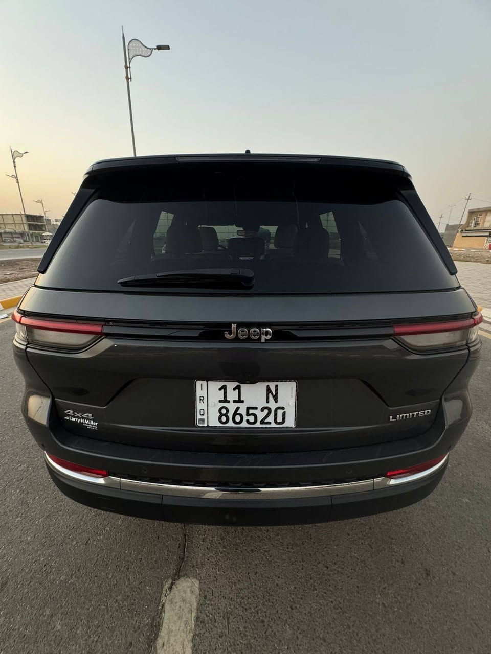 للبيع جيب 2024 فول مواصفات  بسمي بغداد  مشروع وطني سنويه جديدة الضرر فقط قطعه نفسه مسويه بدون دواخل ابد على وضع الشركة بلادية/ بيع او مراوس  عنوانه واسط قضاء الصويرة/ ***********
