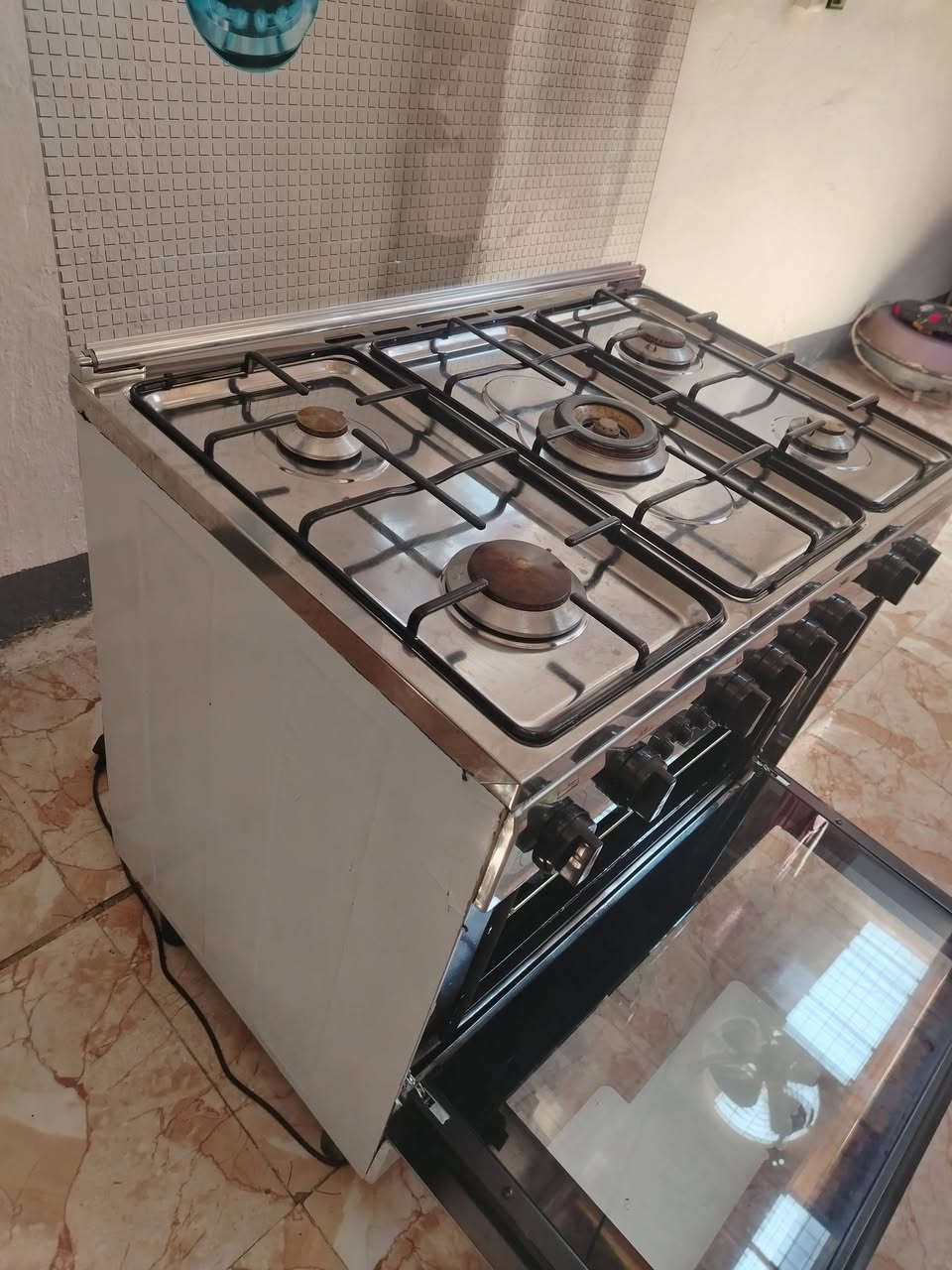 السلام عليكم طباخ فريش للبيع استخدام شهر فقط نضافه 90./. كامل ملحقاات مثل ما موظح بل صوره شرط الفحص السعر 375 الف
رقم الهاتف :***********
