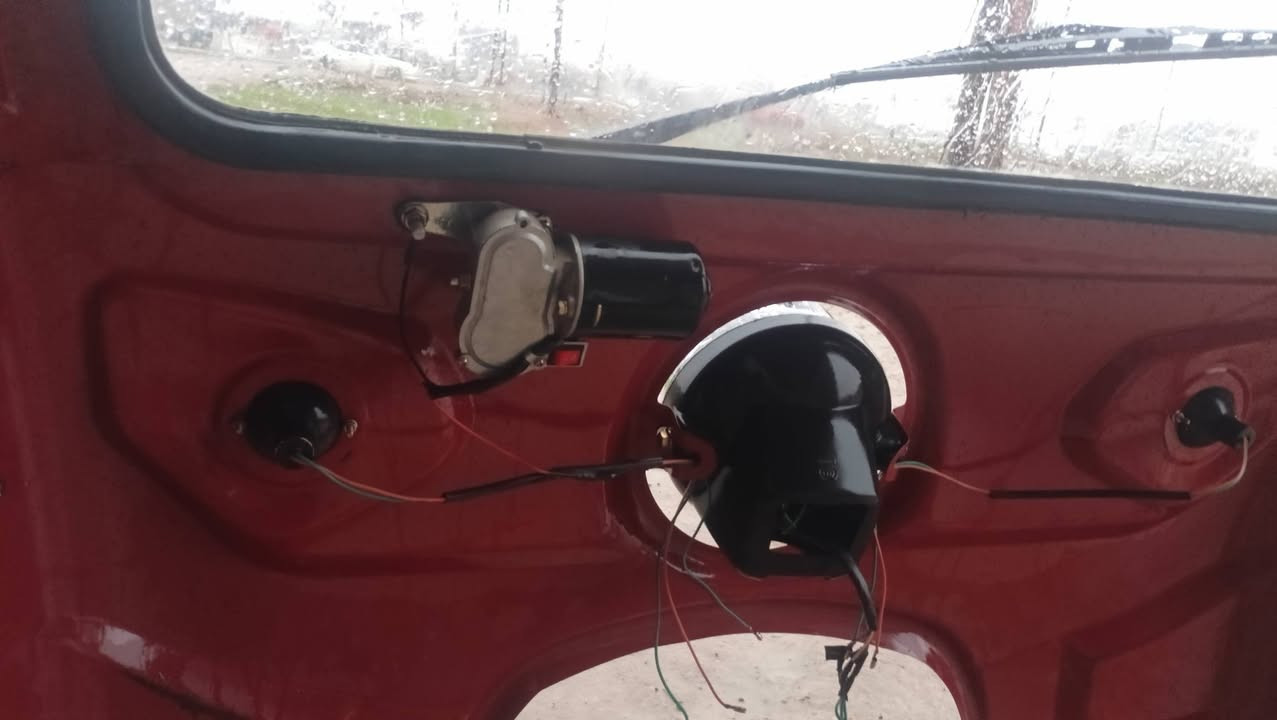 للبيع مستخدم اسبوعين شرط الماسحات يشتغلن لشاير سعر 100 شراي خابرني على الرقم⁩***********⁩عنوان موصل حي القدس
