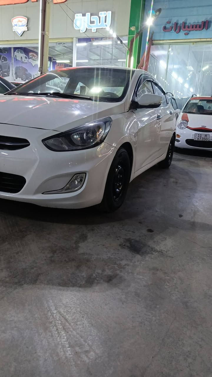 سلام عليكم اكسنت موديل 16خليج متجية صفحه السائق والقمارة بيه تصليح مصبوغ عام  رقمةانكليزي واسط تبريد دافئه شغاله حدادي زينه مكينة 1400 السعر 67 وبي مجال مكاني بغداد الشعب هاتف ***********
