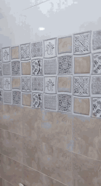 السعر 80 بيت طابوصرف مساحة 200م غرفتين وديوانية وصالة ومطبخ وكراج سيارة وصحيات خارجية وداخلية وصالة بناءحجر الموقع رمادي  7كيلو بال22 الف تواصل واتساب *********** ابو مصطفى. البيت الذهبي
