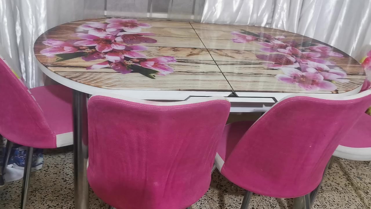 ميز طعام للبيع وياه تلبيسات كراسي


**إذا كنت صاحب هذا الإعلان وتريد حذفه لأي سبب، رجاءا أرسل رسالة إلى الدعم الفني**