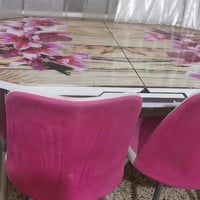 ميز طعام للبيع وياه تلبيسات كراسي