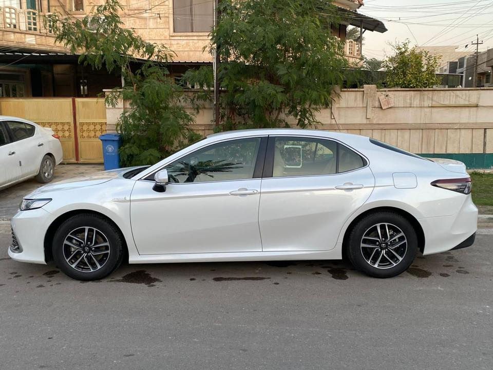 كامري موديل ٢٠٢٤ هايبرد ( عبد الطيف ) ماشيه ٣٩ المكان بغداد حي الخضراء السعر٢٣٢٠٠ الف  التيلفون ***********
