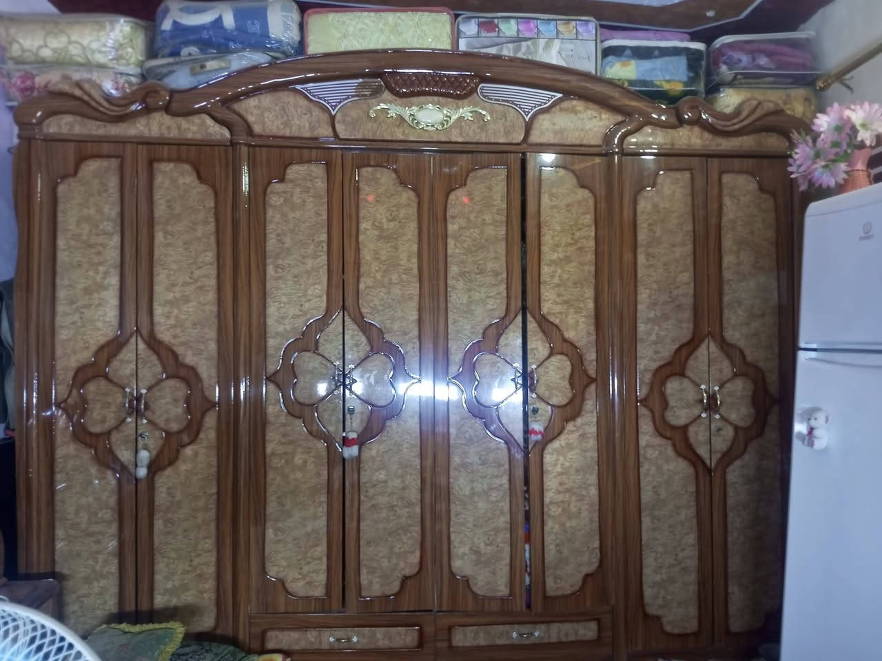 غرفه نوم ماليزي اصلي سعره ب٢٥٠ مستعجل ***********
