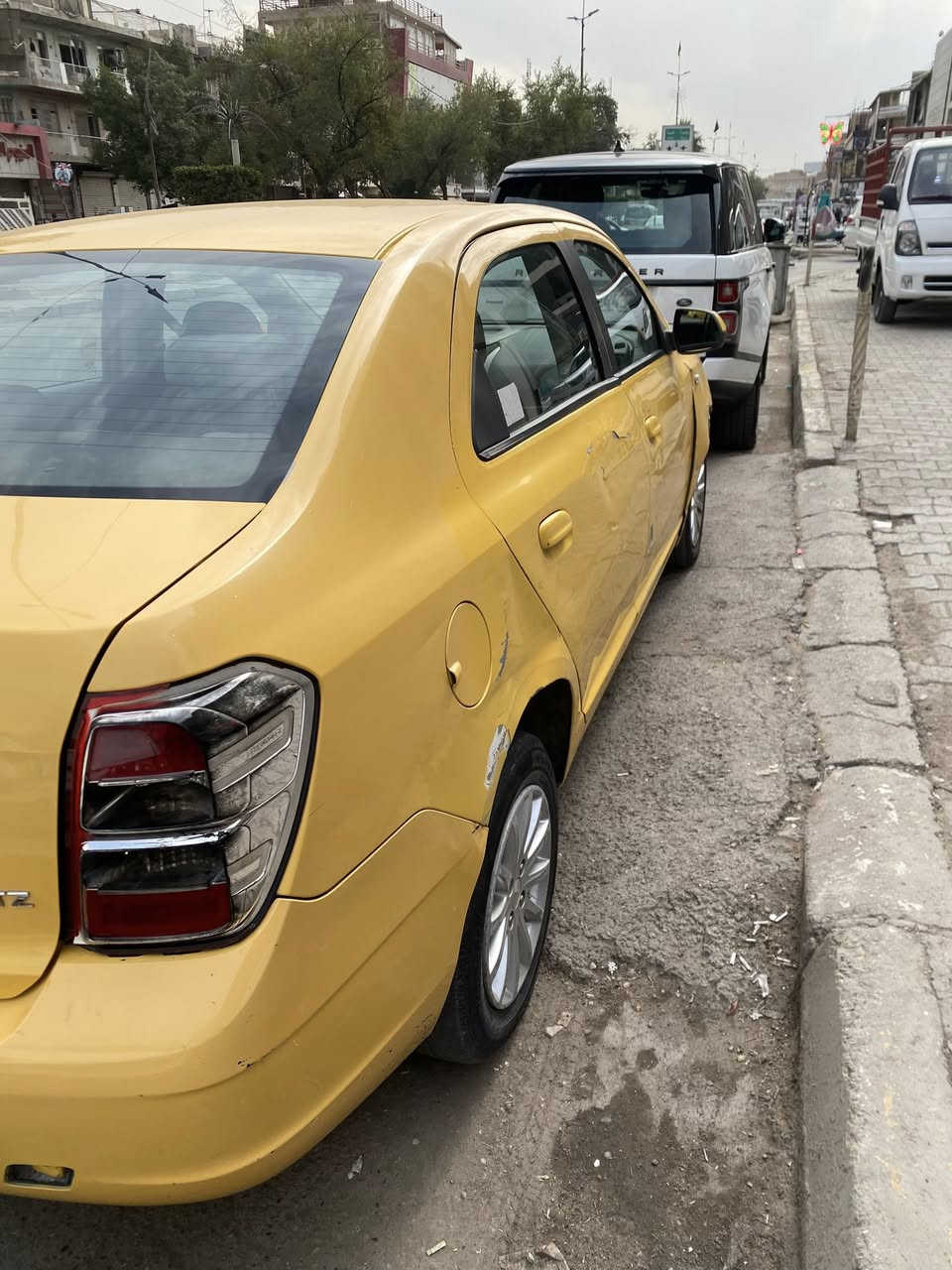 أسلام عليكم سياره شوفر كوبلت موديل 16 للبيع مكينه جديده صارلهه 3 اشهر من شاهده جديده تبريد ثلج كهربائيات كلهه شغاله صدر كله جديد السعر 63 $ المكان بغداد الرشاد رقم ***********
