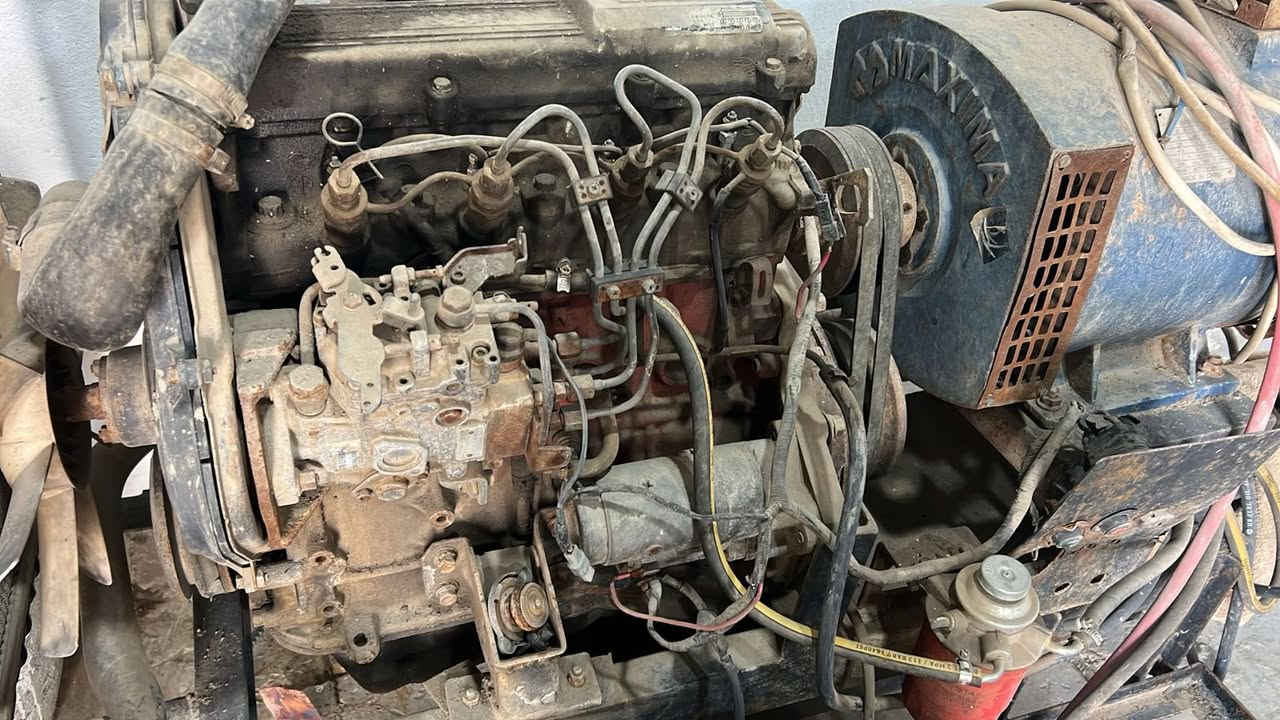 السلام عليكم
مولدة محرك كيا 10 KV
45A شرط شغالة مابيها اي نقص
***********
