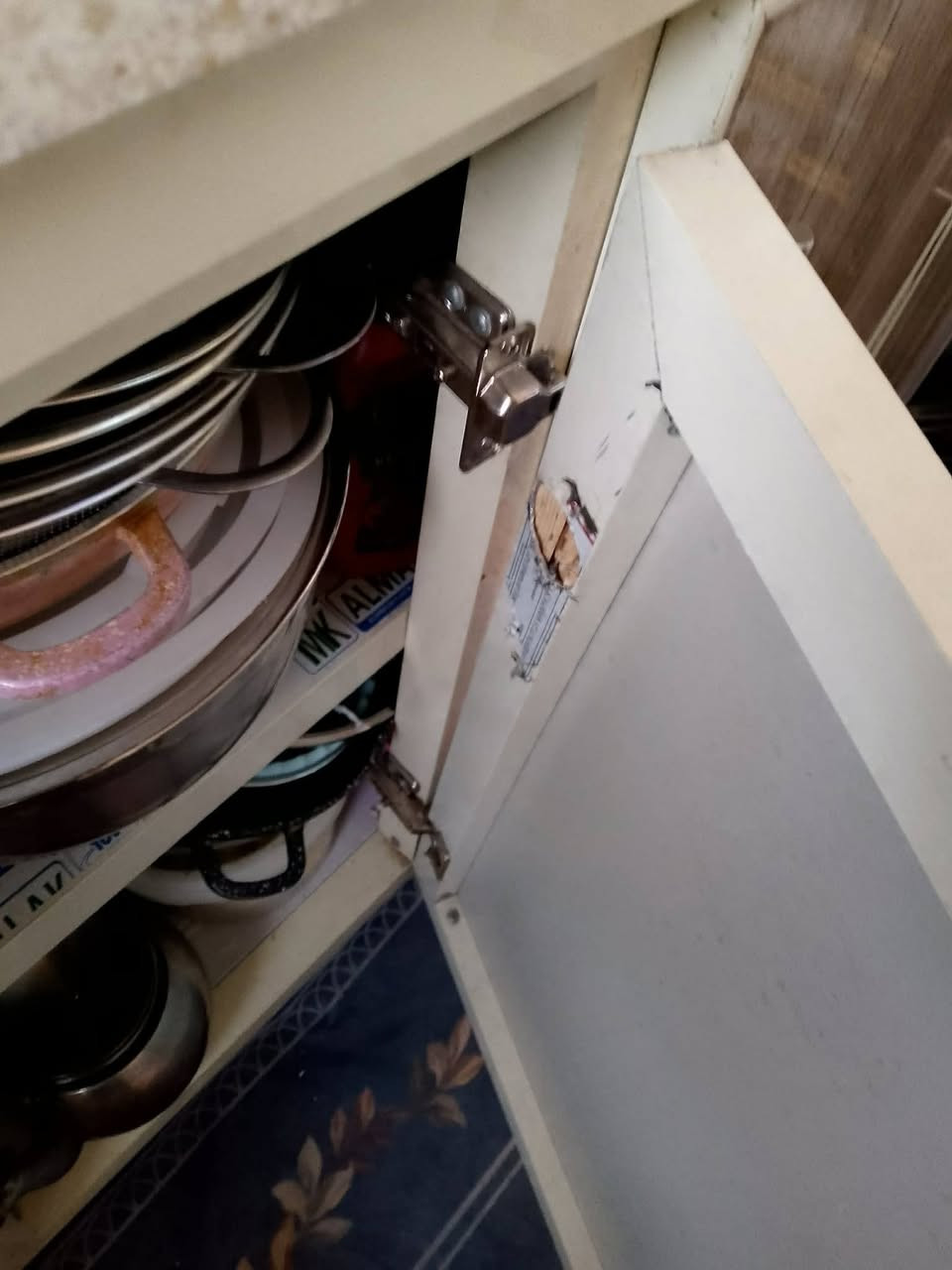 كاونتر المنيوم بي ضرر بسيط مترين بمتر ونص وسعره 300 وبي مجال


**إذا كنت صاحب هذا الإعلان وتريد حذفه لأي سبب، رجاءا أرسل رسالة إلى الدعم الفني**