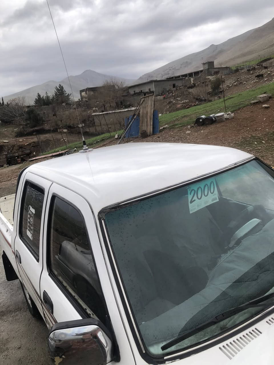 سلاوی خوای گەورەتان لیبیت 
ئەم پیکابە بۆ فرۆشتن 
سعری ٢٣ $ معامەلەیەکی برایانە
مۆدیل ٢٠٠٠ 
مەکینەی ٣ وای شەش گیڕە.
سەیارەکە رەقەم سلیمانیە بەشەرتی تەحویلو خەرامە 
تیبینی سەنەویەکەی لە ٢٠١٨  بەسەر چوە
شوین سلیمانی 

0773 0248007
