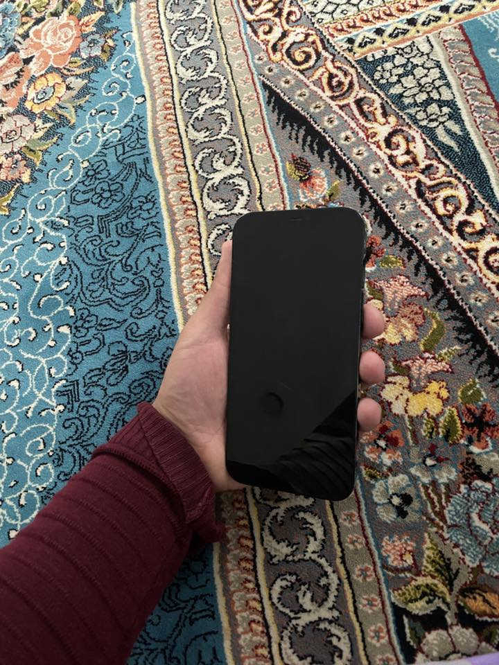 للبيع ايفون 12 برو ماكس ذاكره 256 بطاريه 80 
جهاز بلادي ممفتوح كلشي شغال بس ضهره مكسور 
السعر 425وبي مجال بسيط 

‭0789 356 8419‬
