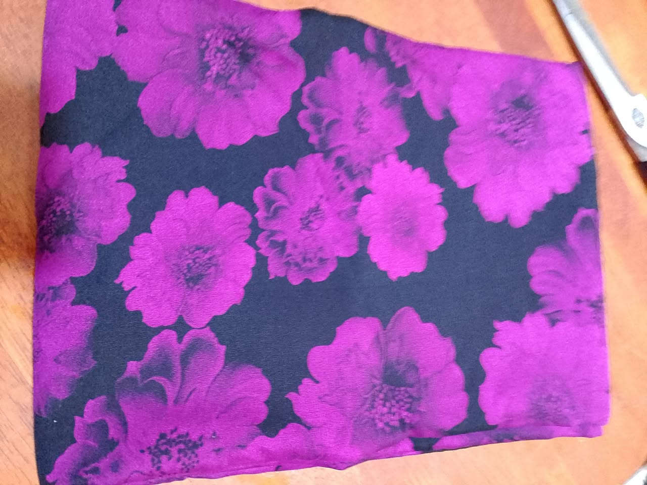 ب الصلاة على محمد وال بيت محمد نبدأ الموسم الصيفي 2026🌹 باجمل القوالب والدزاينات الحديثة💯✂️ اول مجبة من الكشمير الايطالي اللي تحب تحجز فقط قماش واللي تحب تحجز خياط رمضان والعيد يكون الحجز مفتوح من اليوم لغاية 10/2, بعده ح يكون فقط بيع اقمشة 🎀🎀
للحجز اسحبي الصورة وراسليني واتس على الارقام 
***********
***********
