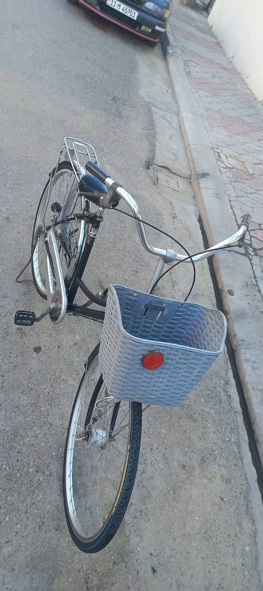 السلام عليكم
بايسكل للبيع حجم 27
 حساس دبل كلوب
ويالة مختومة 
 بدالة 
كامل مكمل لآخر حباية
 مكاني بعقوبة خلف المحافظة
 السعر 95وبي مجال
 للإستفسار ***********
