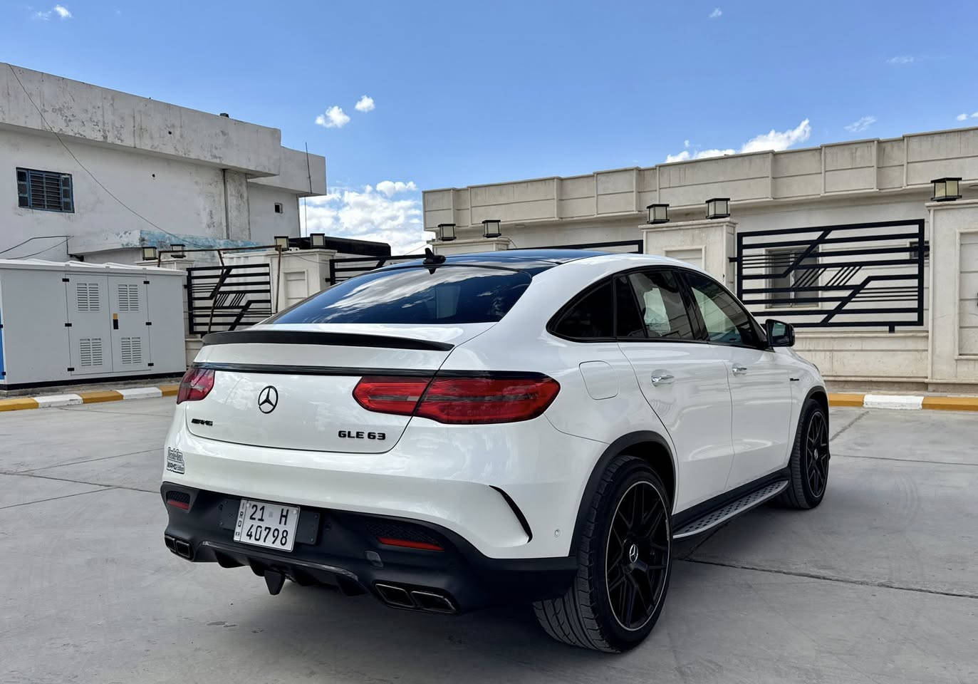 مرسيدس 2017 GLE63 AMG وارد الماني
مكفولة كفالة عامه
للبيع فقط بدون مراوس
المواصفات : 
اعلى فئة بال GLE
. مكينه 8 تون تيربو  550 hp
. كيجات 320
. بانوراما
. حساسات اماميه خلفيه وجانبية
. رادار امامي توقف ذاتي
. كاميرات 360
. داخل احمر واسود بلادي مختمة AMG 
. شاشات عدد 3 
. كشنات 
‏. Auto Park
. انارة ترحيب
. المقاعد كلها تدفئة
. حاملات الاكواب تدفئة + تبريد
. لايتات امامية لد والعدسة داينمك
. مري جانبي ترحيب وتدفئة وتنطوي كهرباء
. لد داخلي الوان متغيرة تتحكم بيها من الشاشة
. تبريد بيانو
. كشنات ميموري خزن
. ثلاث انظمه قيادة + Eco | Normal | Sport | Sport 
وباقي المواصفات المعروفة ما اريد اطول عليكم بيها
ممشى السيارة 92 الف
ارقام سليمانية بأسمي تحويل مباشر هزة وفحص كاملات
بدون مسج وبدون نقص عليها سيرفس كامل 
من اطارات وباتري وزيوت ومنظومة احتراق
السيارة بلادية بدون برمجة بيها البك فاير 
والتسارع كلش قوي 550 حصان ينطح حصان
مكان السيارة الانبار _ فلوجة او بغداد _ المنصور
سعر 390$ وبيها مجال للشراي
للاستفسار : ***********
***********
