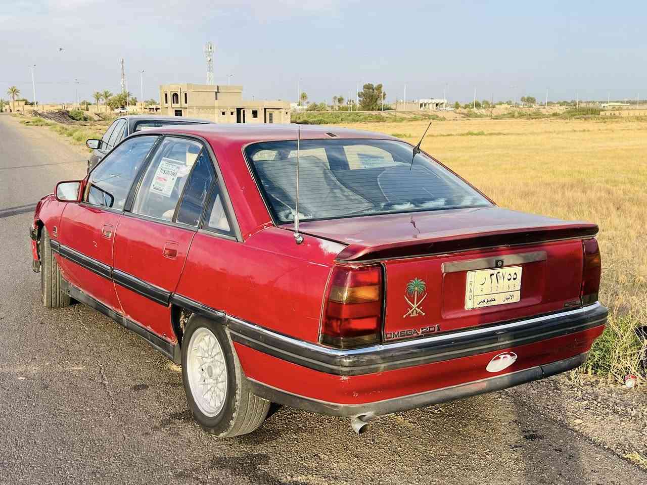 السلام عليكم 
للبيع اوبل اوميكا موديل ١٩٩٣ محرك 2000 بلادي السياره بلاديه بدون صبغ او تصليح دواخلها كلها بلاديه وبدون خويس 
السياره كير محرك صدر اكسل كله بشرط سياره ترايها مال حديث شرط معدل ٢٠٠ #سعرها_٣٨ وبيها مجال للشراي مكان الانبار رمادي ***********
