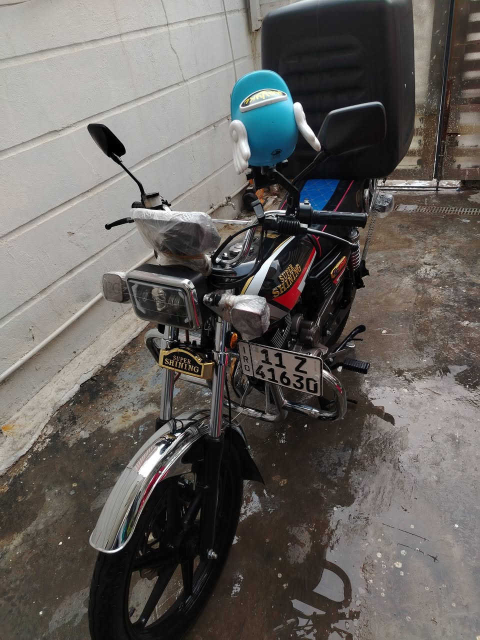 السلام عليكم دراجة شانينك سوبر مرقمه رقم بغداد انكليزي باسمي صارلي 10 ايام من ماخذها اضافة وياها خوذة اصليه و صندوك بلاستك كبير جديد و من استان موبايل، السعر مليونين و 200 عنوان بغداد الشعب
رقم الموبايل *********** متواجد واتساب....
