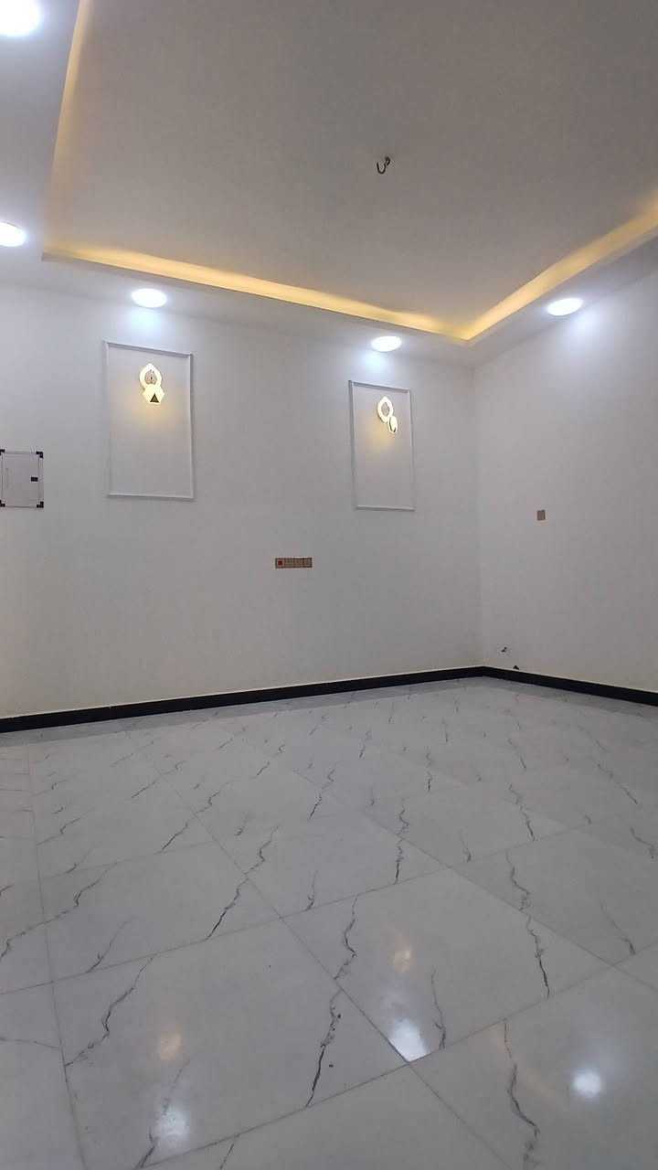 على بركه الله بيت للبيع دوانم المعمل مساحه ١٥٠متر طابقين يتكون ٤غرف نوم شغل درجه ممتاز قرب جامع مكيه شارع 
 تبليط للاستفسار اكثر اتصل على *********** او مراجعة مكتب زمزم
