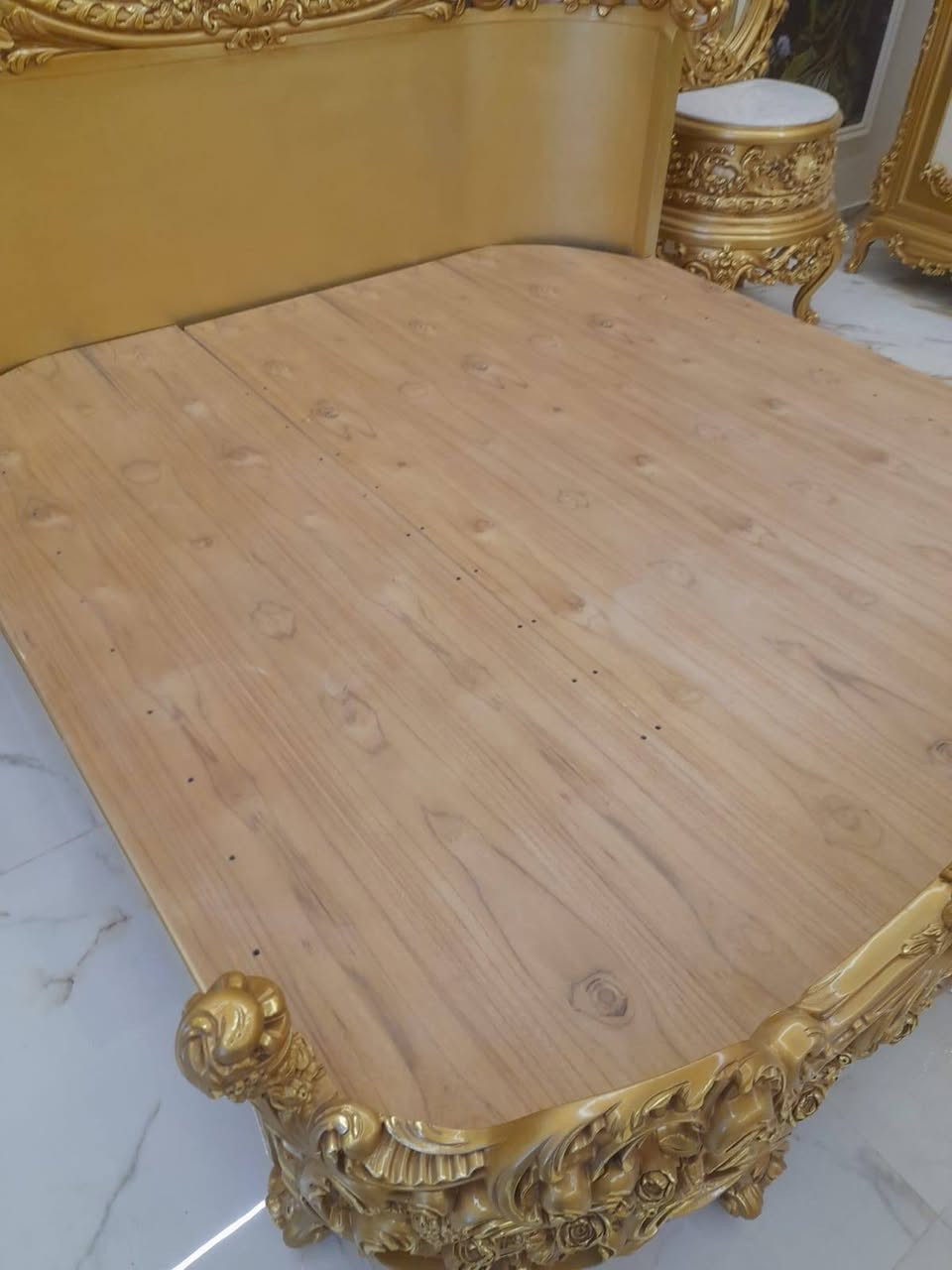 غرفه شغل دمياطي مصري ضخمه جدا للبيع العنوان الشرطه الخامسه رقم الهاتف ***********
