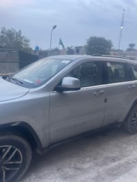 جيب لاريدو • بدون راعي