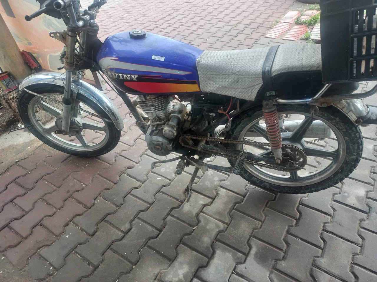 ماطور سيفان ايراني 
شغال هندر ٥ كير المحرك مبدل بيه ولفات ( المحرك نشط )
يحتاج ربط كهربائيات 
سعره ٢٥٠ 
مكاني الخالديه قرب مستشفى الرشيد


**إذا كنت صاحب هذا الإعلان وتريد حذفه لأي سبب، رجاءا أرسل رسالة إلى الدعم الفني**