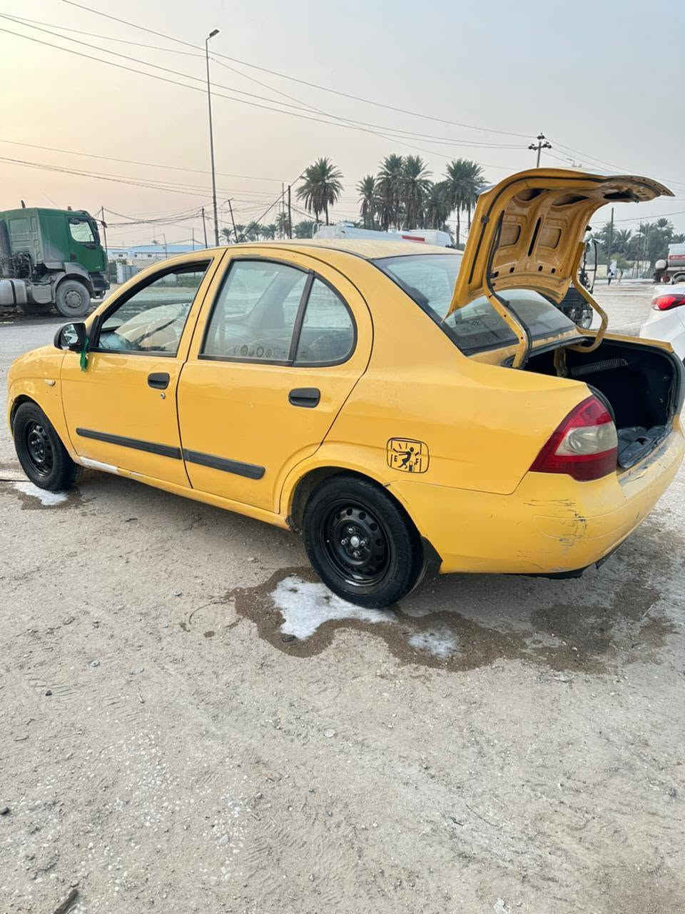 سلام عليكم طيبه ٢٠١٥سياره جديده مصفره هيه وغرمات تبريد ثلج حدايه جديده سعر ٣٣وبيهه مجال مكانهه بابل 
رقمي***********
