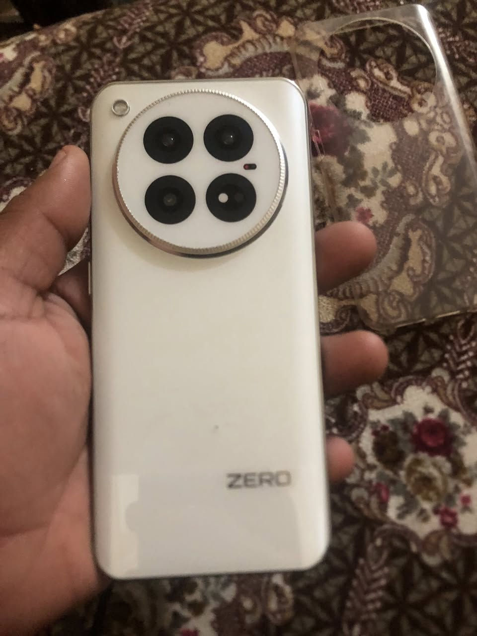 سلام عليكم جهاز البيع ام فنكس زيرو  40 متعرف بهن. روح بحث  وشوف سعرو  275 يرهم مروس ومطور مكاني كياره رقمي. ***********
