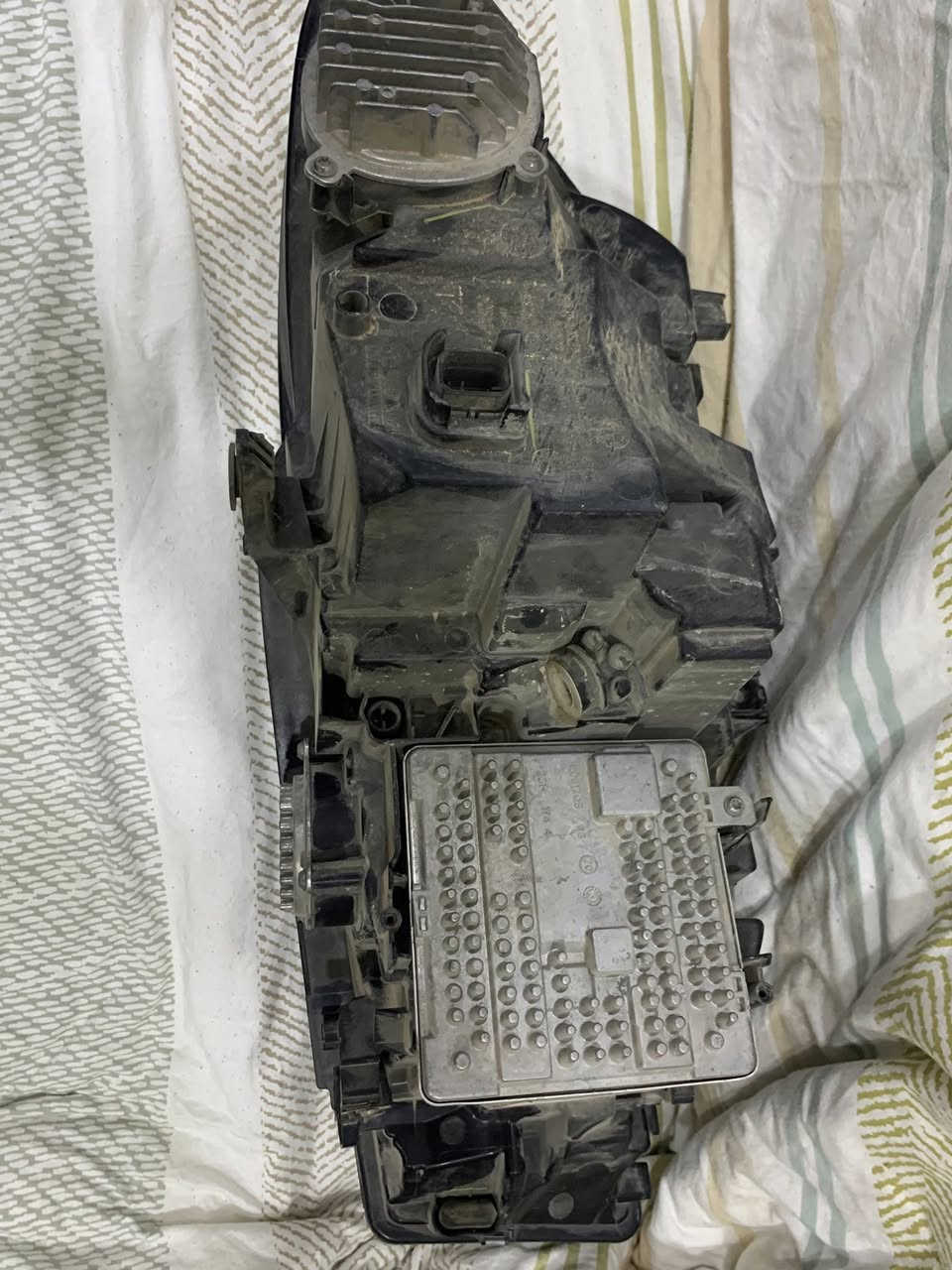 السلام عليكم زوج لايتات  بي ام 330i 2021 وارد امريكي نضافه 100‎%‎100 اصلي اصلي مو تجاريات  المكان كربلاء 
   ***********
