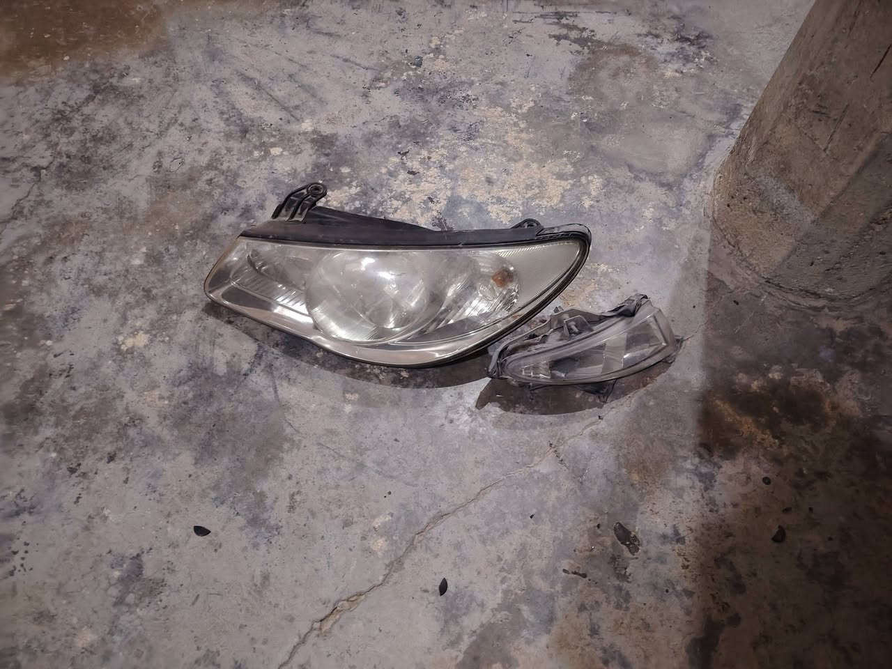 سلام عليكم 
غراض النترا لبيع
بنيد ابيض خليجي اصلي مال شركه بي ضربع كد شبر 
بدنه 
مازده جهت اليسر 
بلاجكتور جهت اليسر
لبيع بسعر مناسب 
مكاني بغداد غرب بسمايه 
***********
