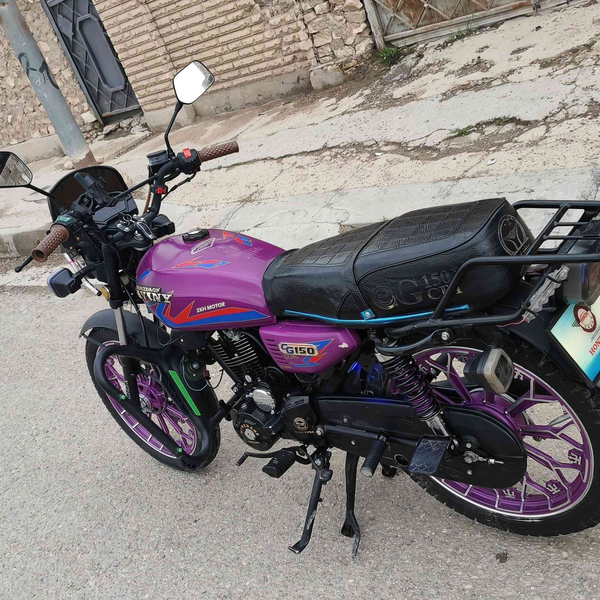 سلام عليكم شباب البيع موطور إيراني موديل 25 فول محرك أسود ما ممدود علي سبانه الون مميز حلو كله شغال ورقه منفيس وين مايعجبك فحص سعر 775 بي مجال الطيبين مكان الرمادي التاميم الاتصال على رقم الهاتف,***********
