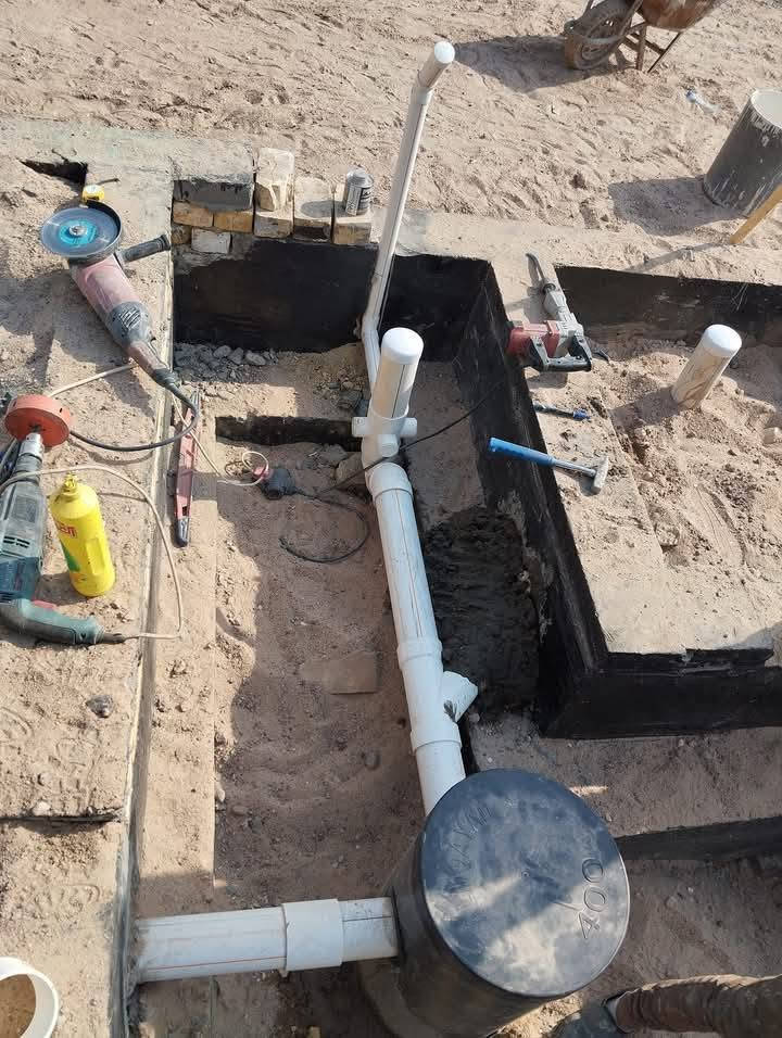 *********** اثير
*********** اسيا

نصف قطعة في منطقة الاكوات حي الموظفين  التنومة  ٥ دقائق عن سوق العشار
منطقة متكاملة الخدمات الحديثة 
وفيها ٤ مدارس حديثة والخدمات الأخرى 
وكذلك المنطقة تتمتع بالهدوء والامان

 بناء حديث سنه انجاز البناء نهاية ٢٠٢٥ 
يتكون من طابقين مع بيتونة ومخزن
مساحة الارض الكلية ١٢٥م 
مساحة البناء الكلية للطابقين والبيتونة والمخزن. مايقارب. ٢٥٠ م  او اكثر

نوع البناء طابوق وبقالب خشب جديد. والتسليح والصب وسقل الصب درجة اولى
الدار متعوب عليه يشهد الله
 كل تفاصيل العمل موثقه بصور
 تبين جوده الماده والعمل

(محتويات الدار)
غرف منام عدد٣ +صالة +استقبال + مطبخ
صحيات عدد ٣ +منور+ طارمة+ سطح عدد ٢
توجد مساحة شاغره لبناء غرف اضافية عدد ٣ 
كافةمراحل البناء والانهاءات والبنى التحتية درجة أولى وفق اسس علمية واشراف هندسي وتوزيع صحيح وفق المتطلبات المستقبلية
شبكة كهرباء أردني موسعة
شبكة تبريد دفن  للسبالت سعودي 
 شبكة الماء والمجاري نوع الماني 
الواح بورسلاين عماني وهندي
 وبايات الدرج مرمر تركي 
وارضي البيت ١٤ ملم  لورسلاين

السعر النقد فقط  ٢٢٠ مليون.
 + مبلغ القرض ٥٥ مليون تقسط كل شهر ٣٥٠ الف لصندوق الإسكان بدون فوائد او تحميل
يصبح السعر الكلي ٢٧٥  مليون.
