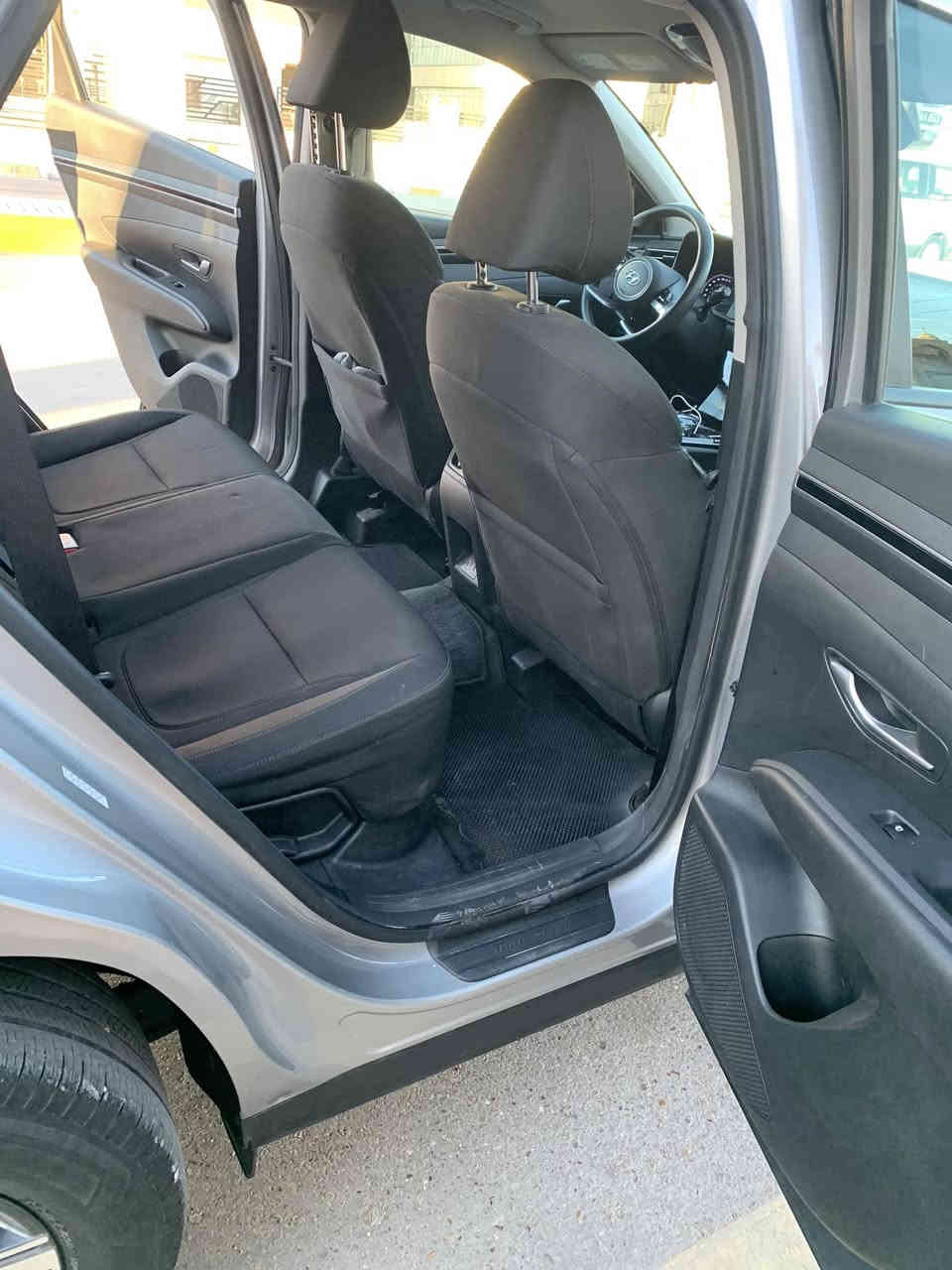 السلام عليكم 
توسان 2024 هايبرد
ماشيه14000 قابل للزياده
السياره جديده وجاهزه 
تحكمات ورادارات
محرك ١٦٠٠ تيربو
السياره فول بس بدون بانراما
سونار وصور الحادث مرفق مع الصور 
السعر 195 ورقه وبيها مجال
***********
مكان السياره الفلوجه
