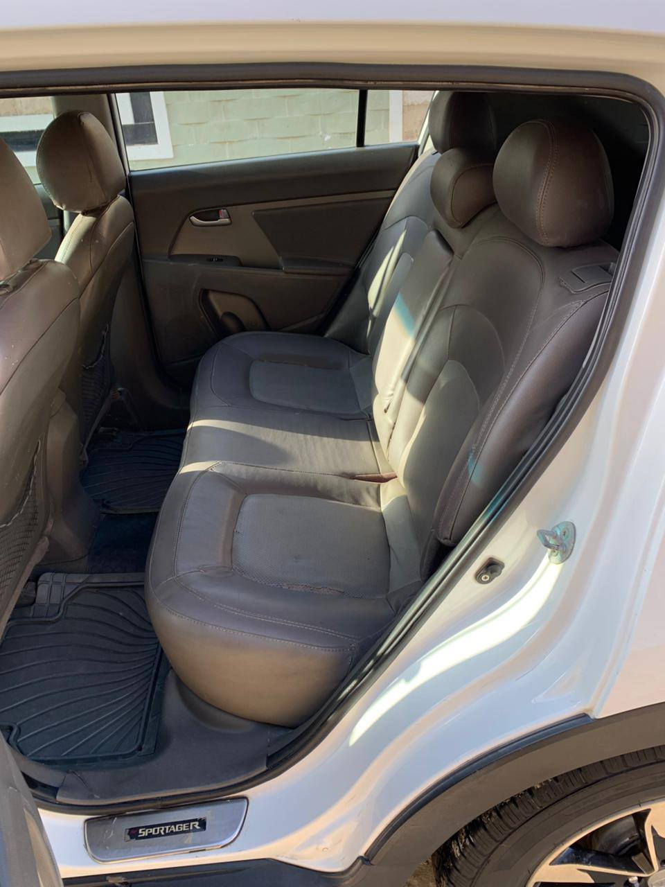 كيه سبورتج 2013محرك دوش
تبريد تدفئه حدادة جاهزة 
رقم بغداد مشروع وطني تحويل أي محافظة  سيارة امريكي حادثها فقط جاملغ وبنيد فقط 
مكان السيارة الناصرية 
السعر133وبيها مجال 
***********
