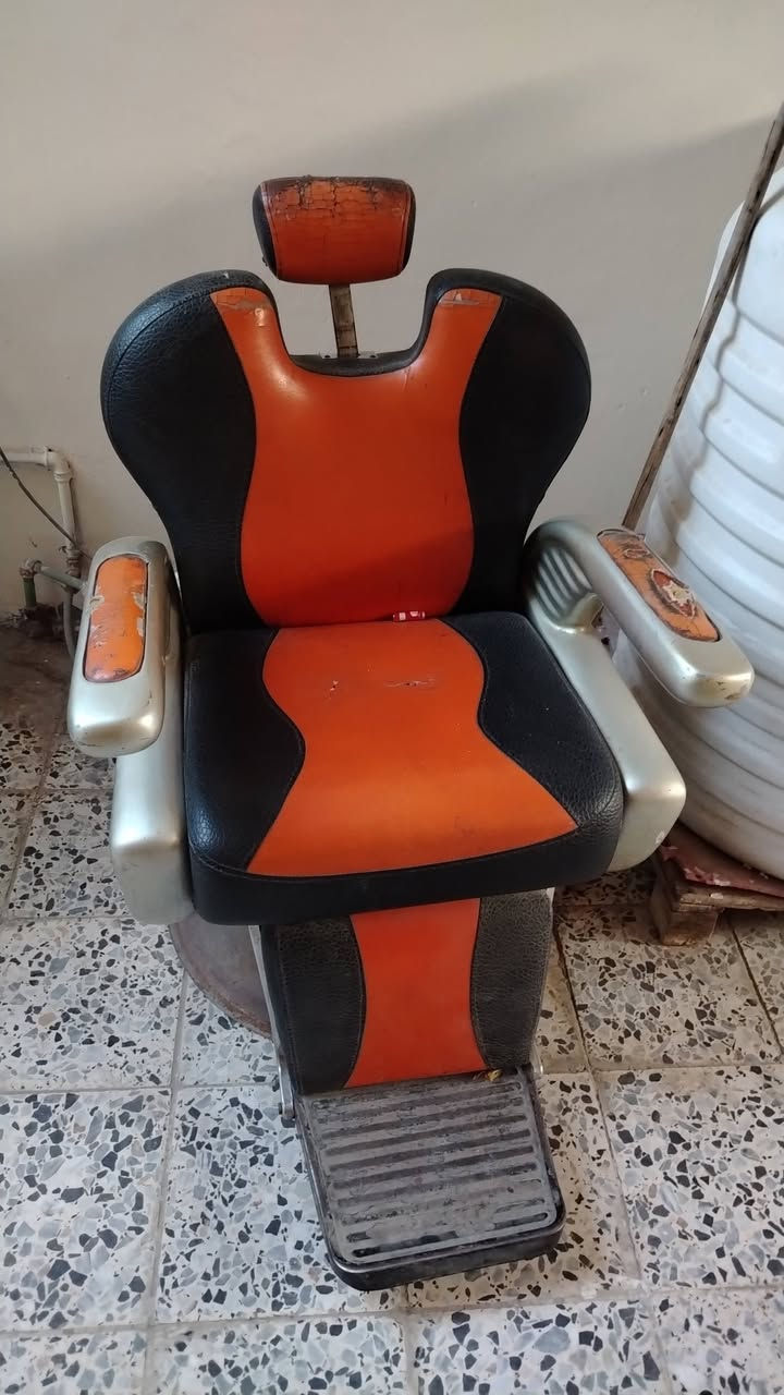 السلام عليكم
مميزين حلاقه ألمنيوم نظيفات جداً
مع قاطع مع عارض معرض مع مرايه خلفيه 
مع كرسي حلاقه 
كلهن ب٣٠٠ ألف مكاني حي الحسين شارع السيد


**إذا كنت صاحب هذا الإعلان وتريد حذفه لأي سبب، رجاءا أرسل رسالة إلى الدعم الفني**