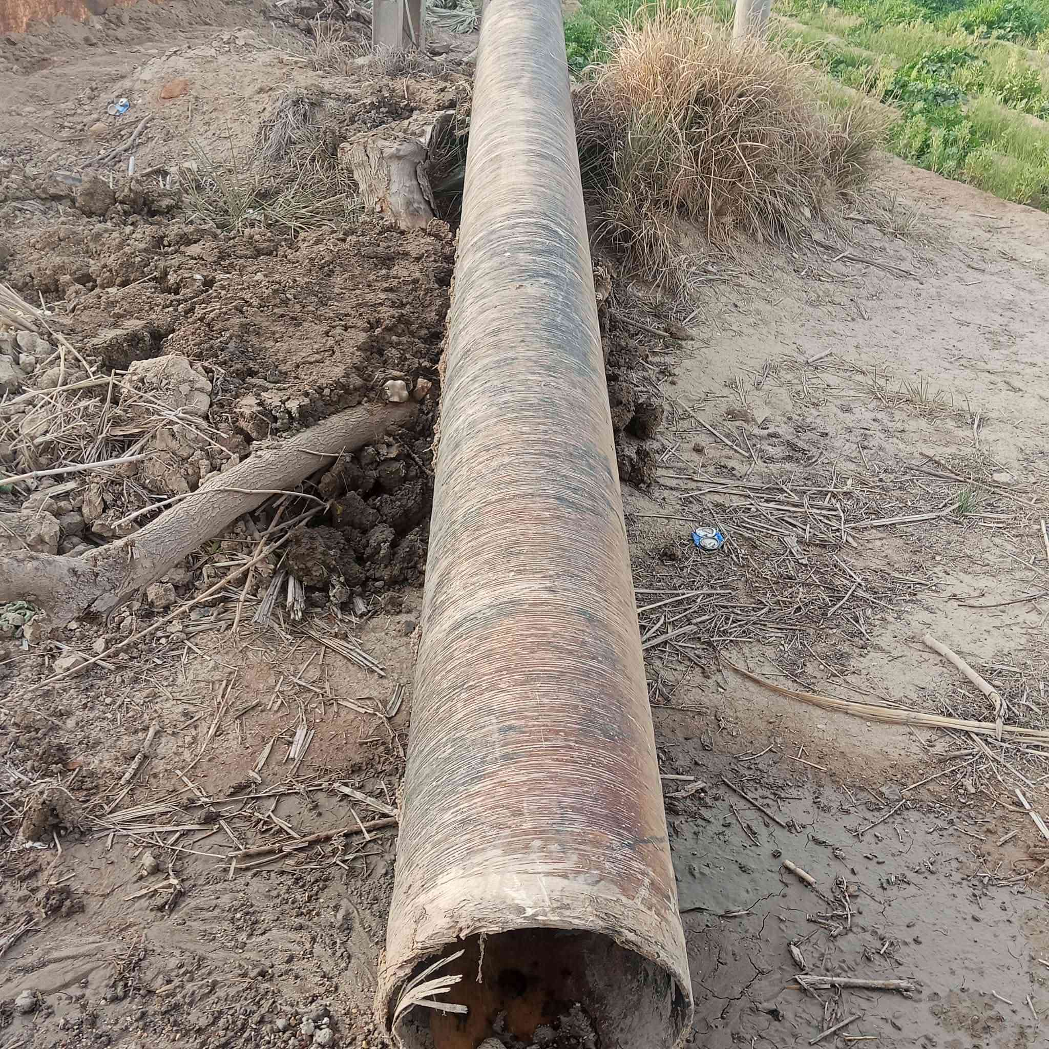 سلام عليكم بوري للبيع طول 6متر القطر 40لاتصال على صاحب  رقم ***********

