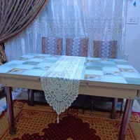 ميز طعام • ٤ كراسي • غزالية