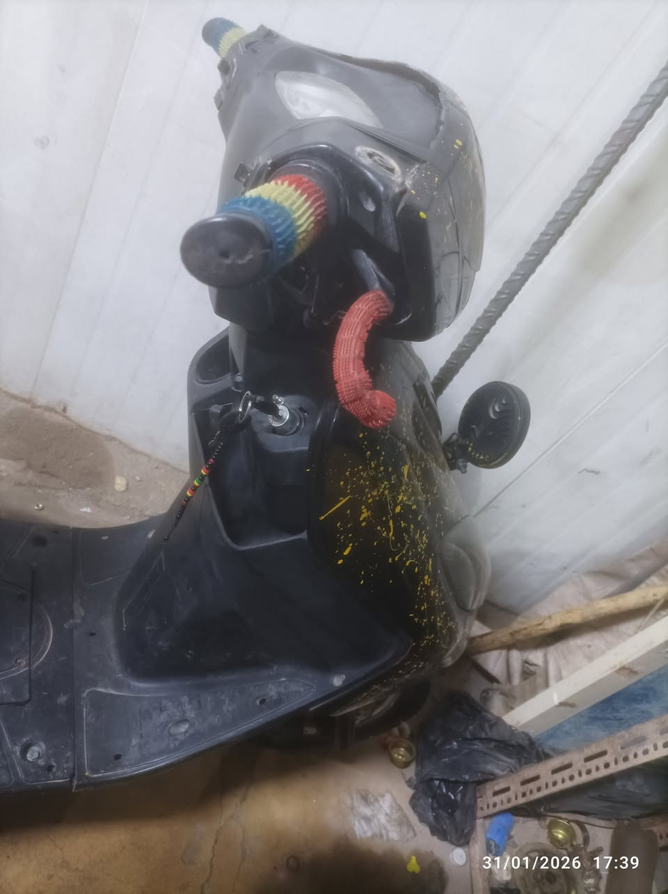 دراجة ام عيون طافية
سعر 120 و بيها مجال

رقمي ***********
