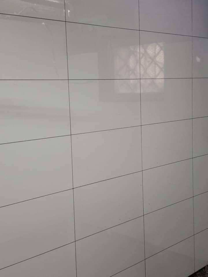 السلام عليكم محمد خلفا سيراميك جدران وارضيه وكاشي بورسلين مصري ومعي كادر متفرغ حاليا شغل درجة اولى ليزر جبنان صلايب تسليم مهندس بغداد فقط *********** بي واتساب
