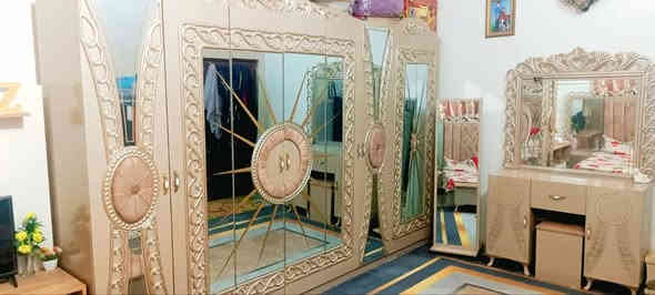 غرفه نوم تركية  ثقيلة درجه اولى نظيفه حيل  
تتكون الغرفه من ٩قطع مع ميز التلفزيون 
للعلم الغرفه ما مفتوحه ولا مرة شد مرة وحدة بس للاستفسار
 ***********
يراسلني خاص
