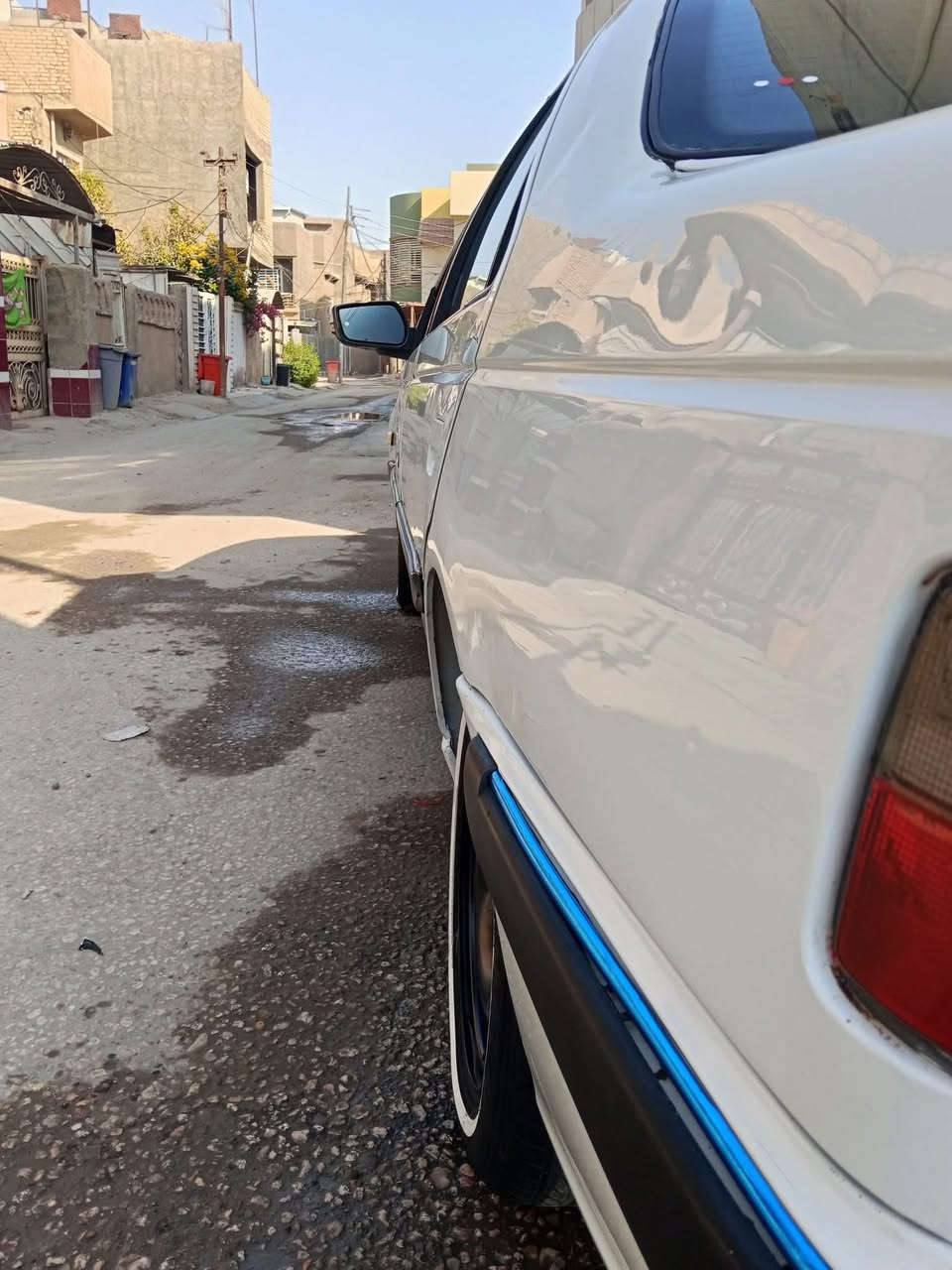 سلام عليكم من رخصة الادمن
بيجو بارص موديل ٢٠١١ سيارة خير من الله محرك كير مكفولة 
ما بيهة اي ضربة بيهة البنيد طاير ومرجعة نفسة ما لايح القمارة وبيهة خياس بلهلال الجاملغ الخلفي ومصلح 
سنوية جديدة بسمي رقم إنكليزي (السعر ٤٨)وبيهة مجال 
مكان السيارة /بابل شارع ٤٠ (***********)
