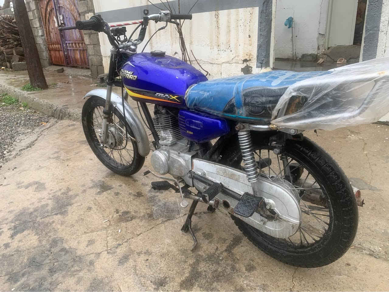 بةناوى خواى گةورةو ميهرةبان ماتور نامى موديل  ٢٠١٨سيعرى ٢٠٠مةجال تايةبوتاية بةشةرت  نةدووكةل نةرون نةسةوتى تيدانية  لةحيميشى نية نةبساو  لةقةلادزيية*********** بشدار, السليمانية
