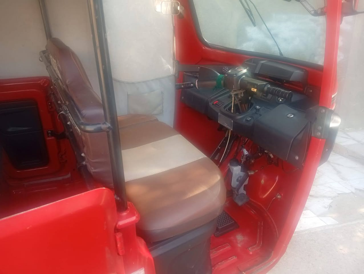 تكتك موديل 22 طالعه 23 رقم وسنويه تكتك نضيفه كدامك بيه بس طكه بصيطه وره سعر 8500 مكاني تنومه ***********
