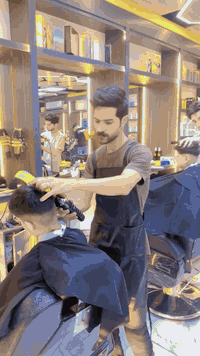 اتشرف بحضوركم للحلاقه للحجز *********** في مركز سومر للعناية بالرجل
