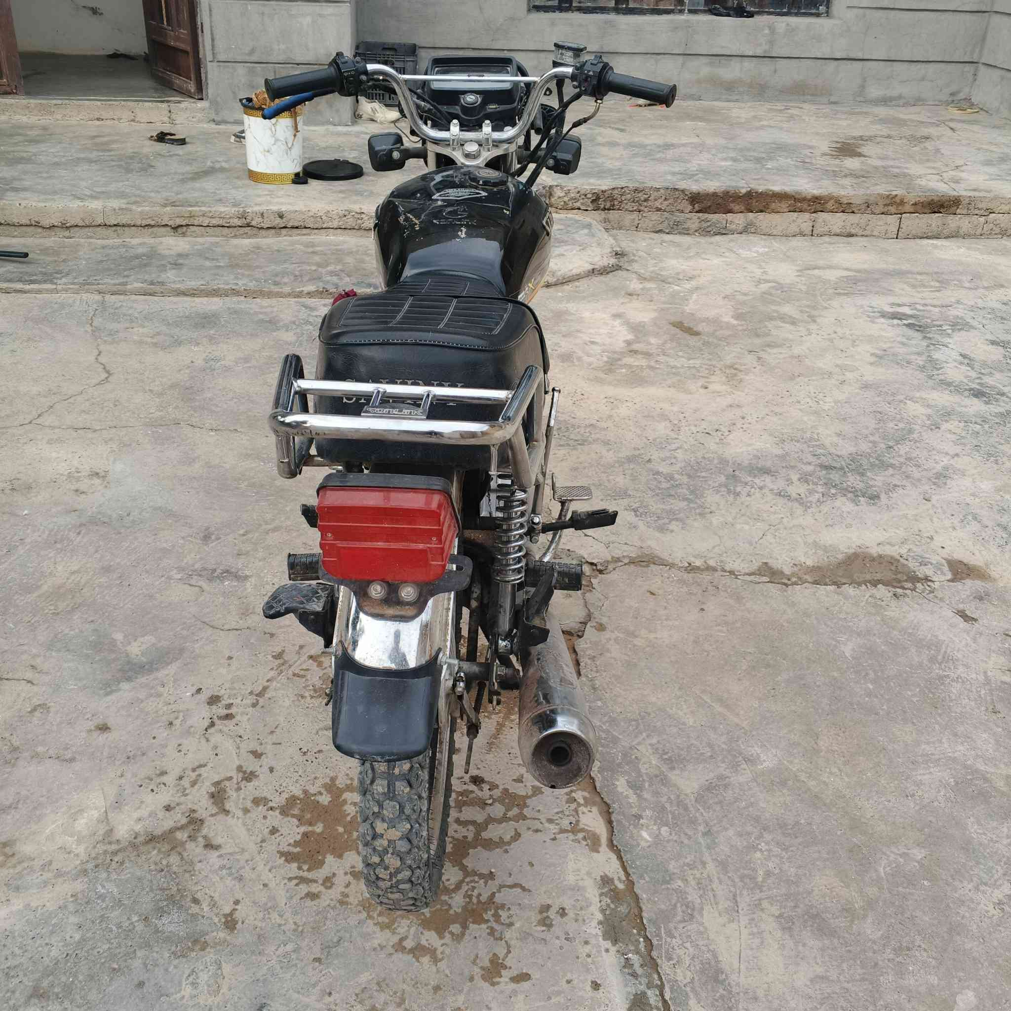 سلام عليكم دراجه موديل 2021 نضافه فول اللبيع مكان ناحية صينيه سعر 375بي مجال تصال ***********
