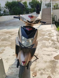 HIS X900: موديل 2024  يتوفر 5 بطاريات حديثة الاستعمال و يتميز بوجود صن...