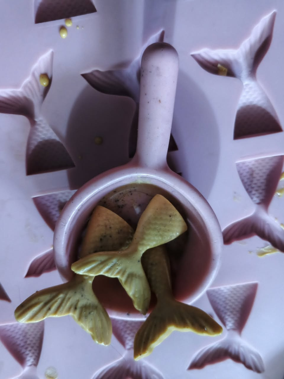 بنات عندي منتجات طبيعية للأطفال خالية من المواد الحافظة تماماً ( شامبوا _ لوشن _ زيت جوز الهند _ صابونة _ سيروم مانع هيشان ومصفف للشعر ) شغل ايدي من الصفر الزيوت اني اعصرهم بأيدي واشتغل بيهم المنتجات والجلات اني أستخرجهن من المواد العشبية الطبيعية خاليات من المواد الكيميائية تماماً 
والتريد تتعلم تصنع منتجات من الصفر متوفر كورس ب 50 ألف


**إذا كنت صاحب هذا الإعلان وتريد حذفه لأي سبب، رجاءا أرسل رسالة إلى الدعم الفني**