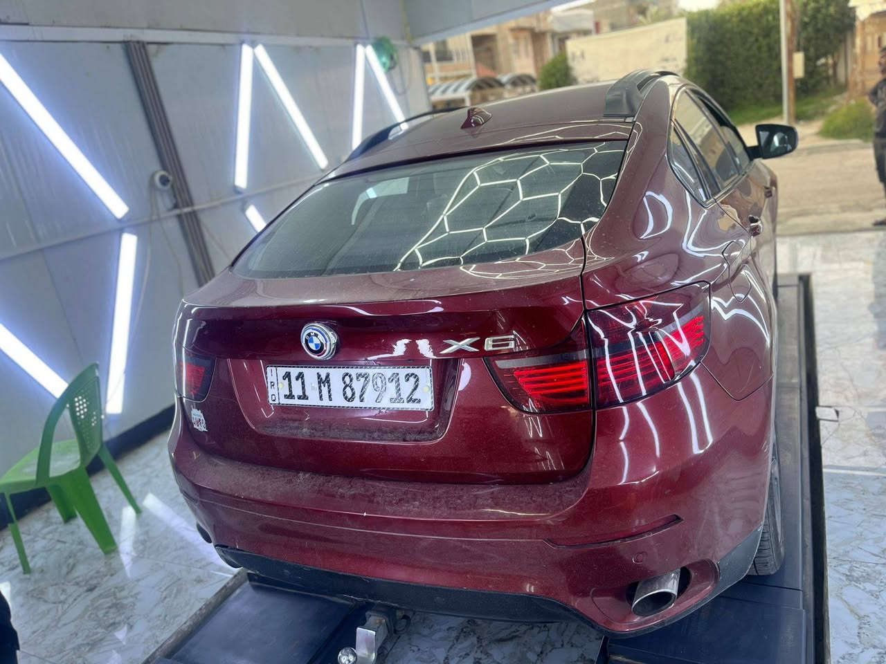 السلام عليكم بي ام 2011 x sixسياره جاهزه من كلشي اي نقص مابيهه  مكينه مرغوبه 3000 تيربو رقم بغداد باسمي بيع او مراوس سعر السياره  165 وبيهه مجال بسيط سياره فول مواصفات واحد على واحد مكان السياره بغداد  ***********
