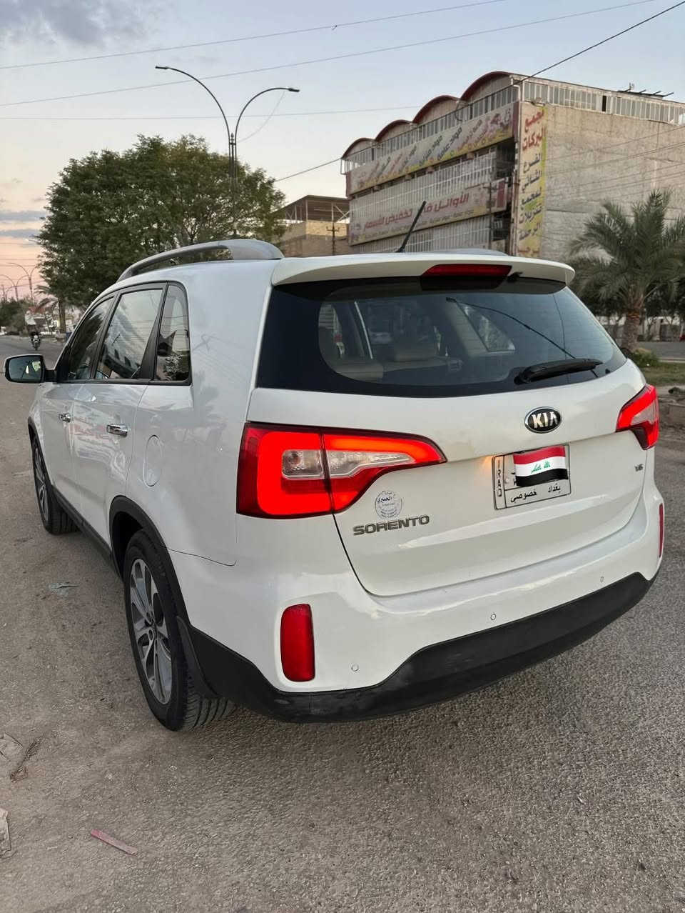 السلام عليكم…
للبيع كيا سورنتو موديل 2015 رقم بغداد مشروع وطني تحويل مباشر ثاني يوم خليجي لون ابيض ماشية 170 الف حقيقي كفالة عامة گير ومحرك كفالة عامة من الصبغ 

مكان السيارة صلاح الدين قضاء بلد. 

محرك 6 سلندر 3500

بصمة تشغيل وبصمة ابواب

علامة ترحيب خارجيه عند الاقتراب منها

علامة ترحيب داخلي

كلمة سورنتو بالدوسات ليزريه

شاشه وكاميرا

قماره بانوراما 

حساس خلفي 

نظام ايكو تقليل صرف البنزين

بگ لايت LED

7 راكب 

3 قطع تبريد

مري شفط كهرباء

اشاير بالمري

ويل كروم 19 

كشن السايق كهرباء 

كشنات جلد

يدات نيكل اصل

فول تحكم ستيرن 4 جهات

داخل السياره لونين بيجي واسود

مخرج USB

مخرج AUX

‏ Bluetooth
السعر 188$ وبيها مجال قليل 

للأستفسار الأتصال على الرقم ***********
