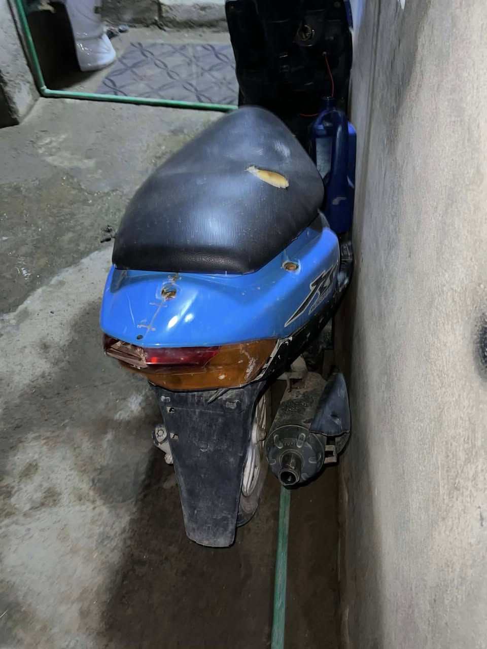 السلام عليكم عدله للبيع دراجه طافيه ماعرف شبيهه كوم حديد وكدامك واضحه دراجه رايدهه ٢٥٠ قفل مكاني اعضميه ***********
